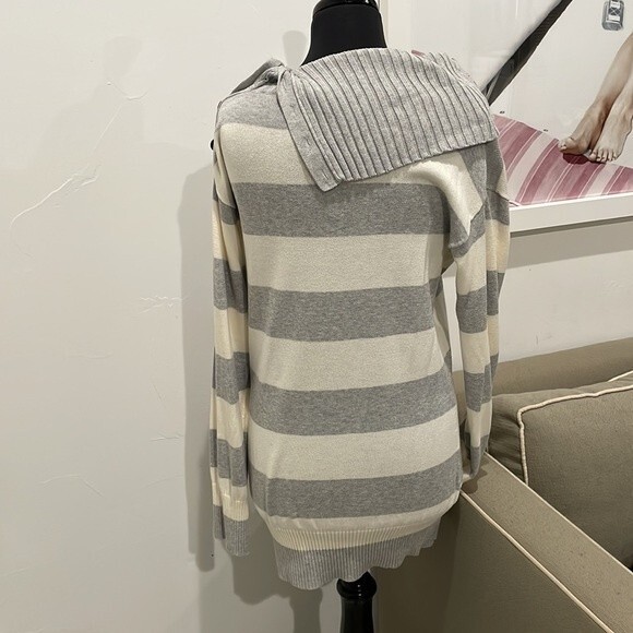 Banana Republic Gray and Cream striped Tunic Sweater SZ L - Picture 3 of 4